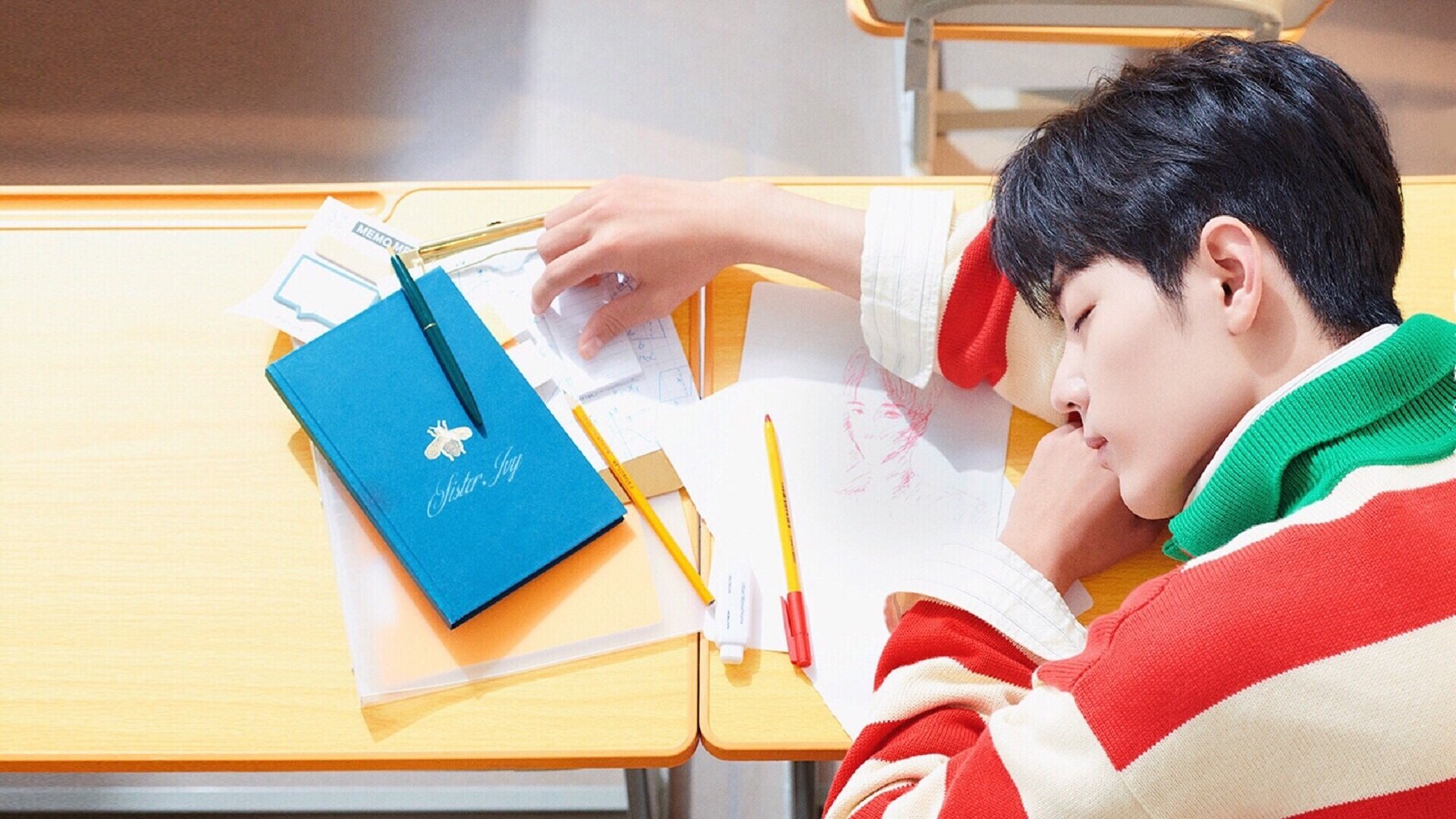 中澳混合泳对决 千分之一秒定胜负,澳大利亚男女混合泳接力