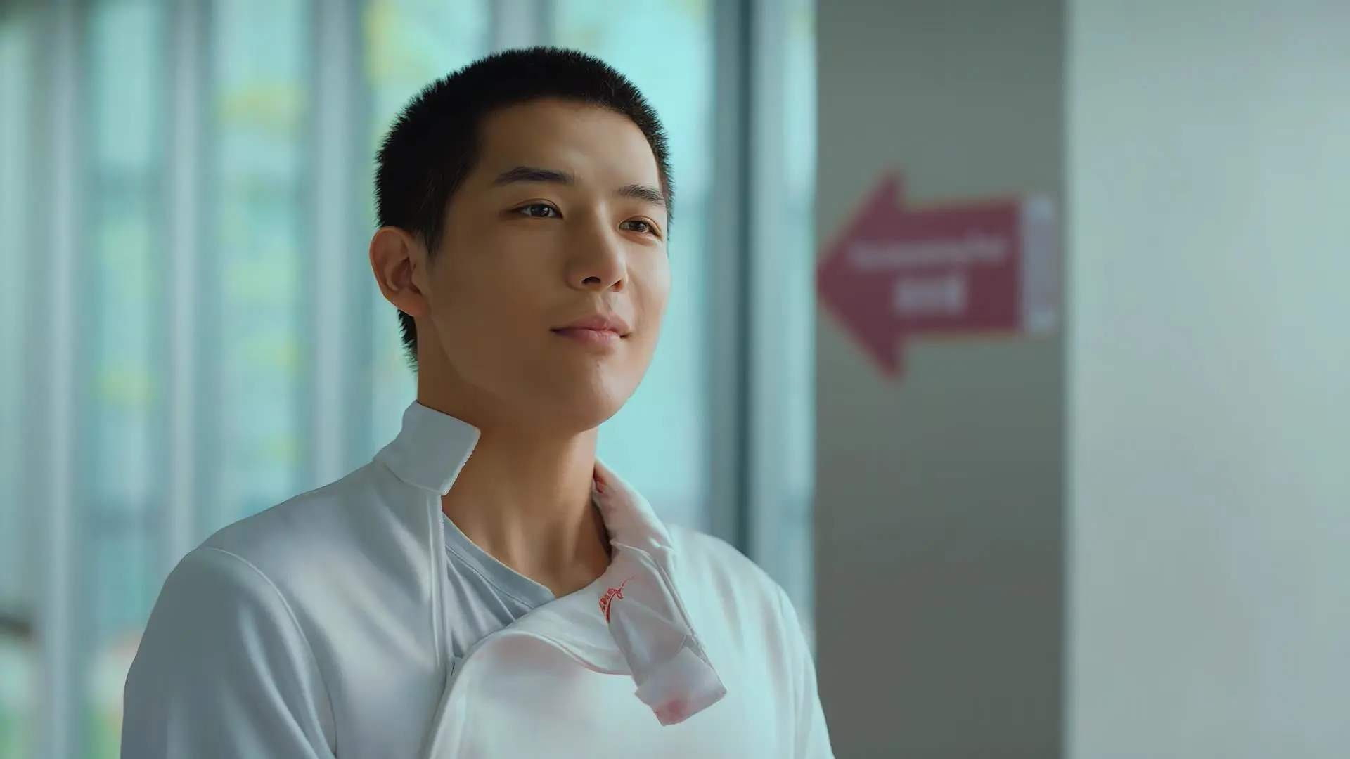 冈比亚男篮在非洲锦标赛中奋勇拼搏，竞争激烈