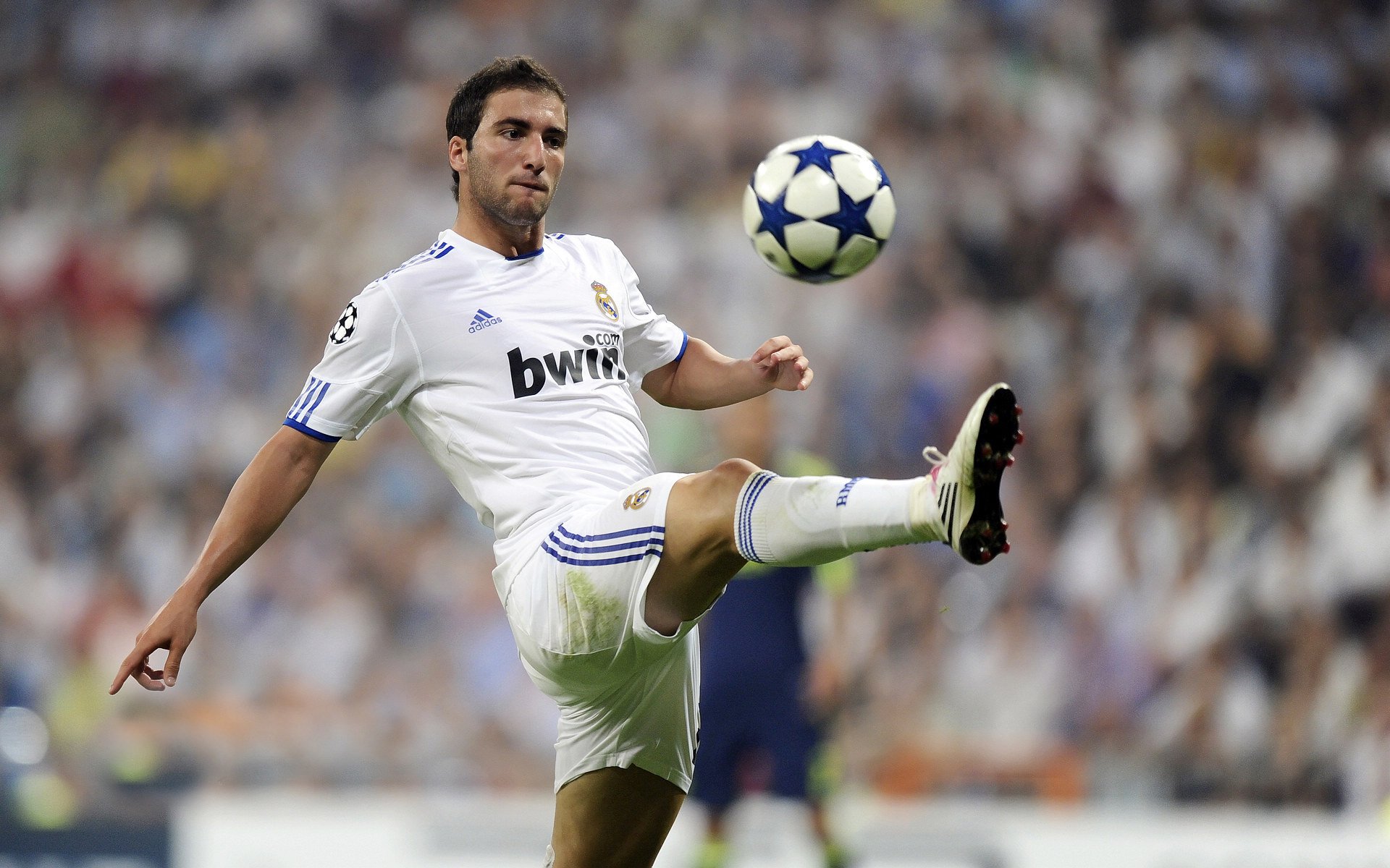 欧洲足球豪门再现巅峰,冠军争夺激烈升级!,欧洲足球豪门排名